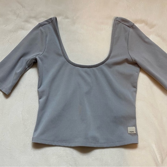 Vuori XS Lux Rib Avant Top in Grey - Picture 3 of 5